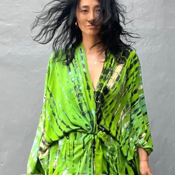 💋 Apple Green and Gold Kimono w/Pockets and Tie one size *NEW - Picture 2 of 11